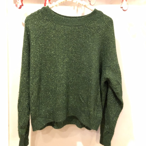 H&M Christmas Sweater. - Picture 1 of 3